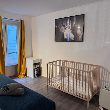 דירה Flat In The Center Of