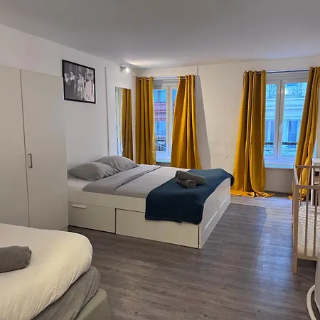 דירה Flat In The Center Of