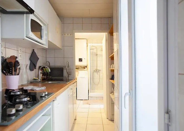 Flat In The Center Of * Paryż